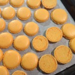 macarons cuits et retournés