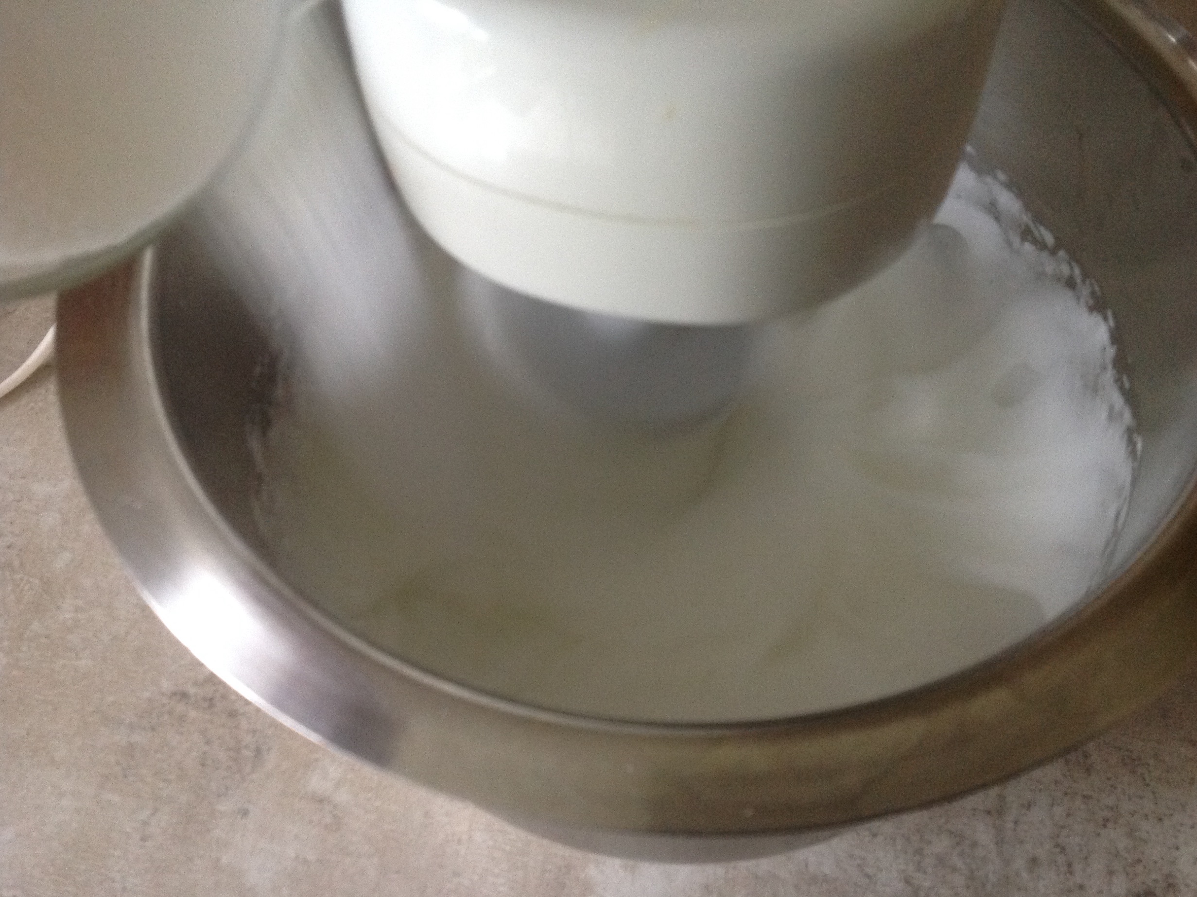 mélange sucre et oeuf serrer la meringue